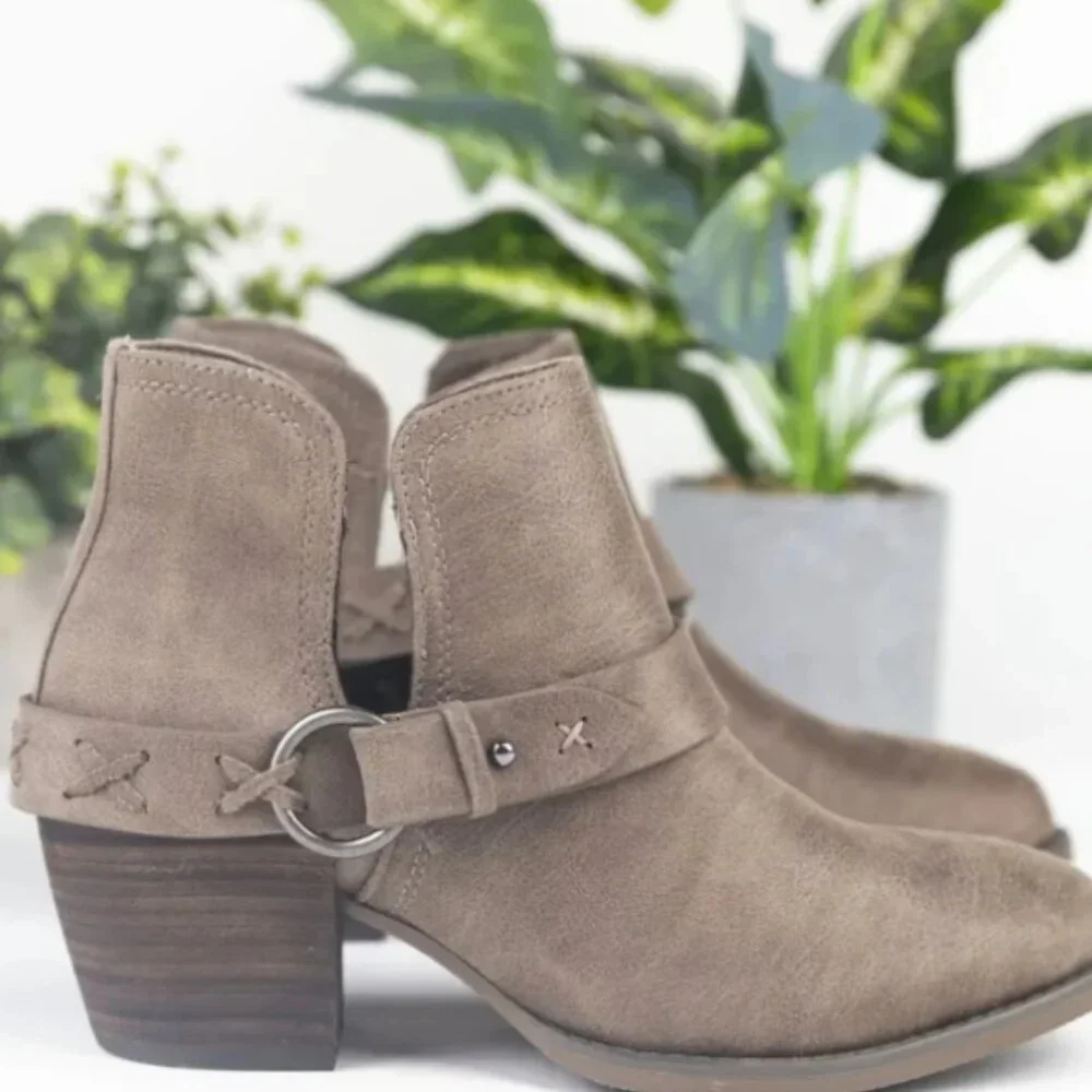 Dixie Ann Very G Bootie - Picture 2 of 4